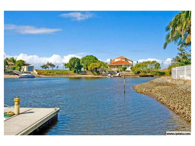 3/20 Canal Avenue, Runaway Bay QLD 4216