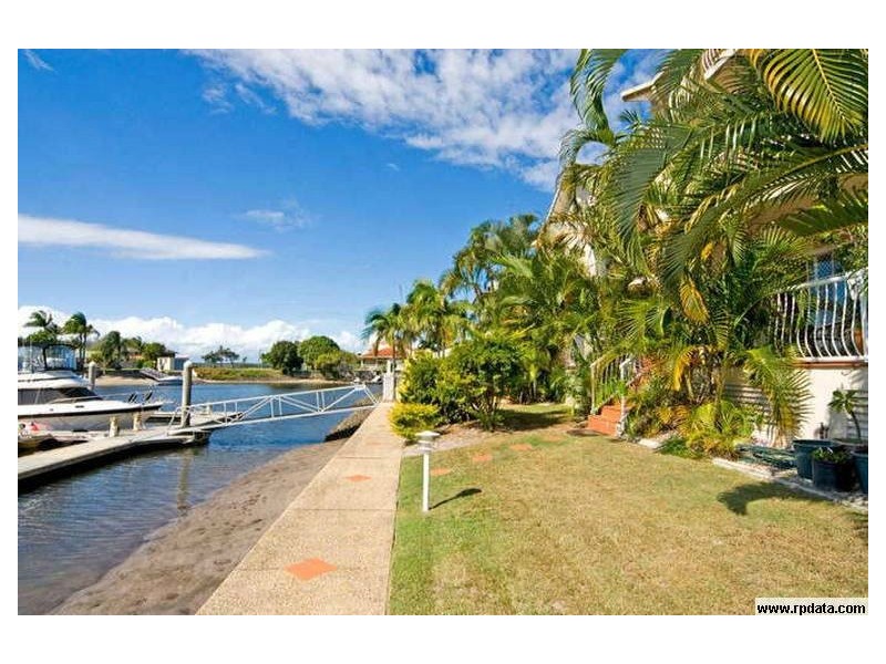 3/20 Canal Avenue, Runaway Bay QLD 4216
