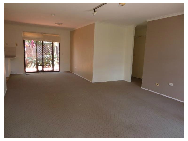 2/3 Stephenson Street, Labrador QLD 4215