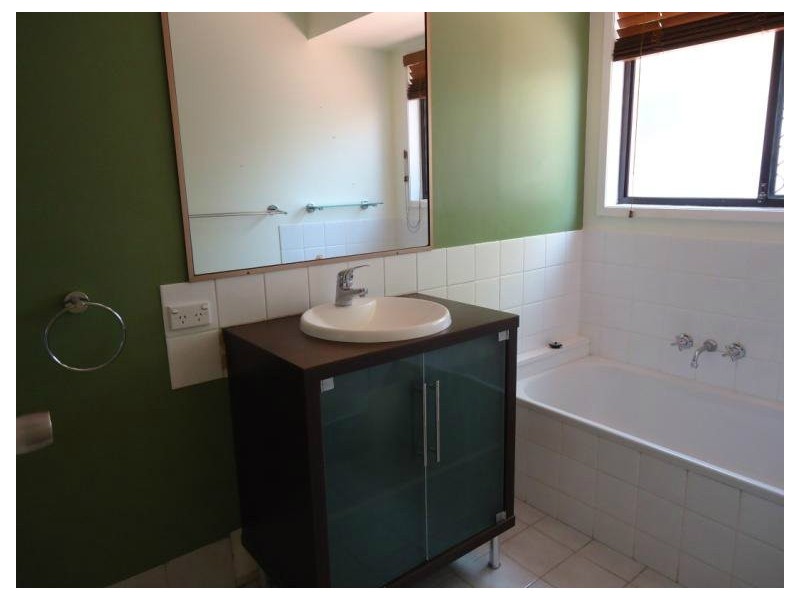 2/3 Stephenson Street, Labrador QLD 4215