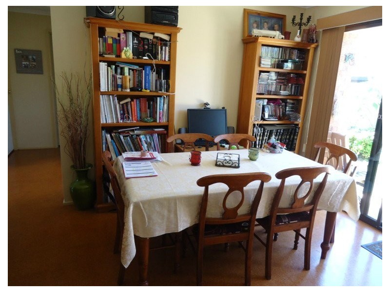 2/2 Ruth Anne Close, Arundel QLD 4214