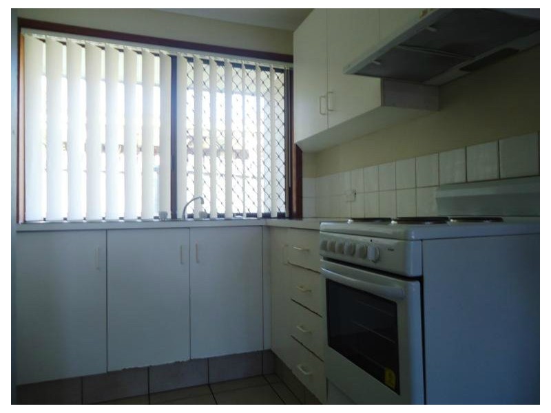 2/285 Government Road, Labrador QLD 4215