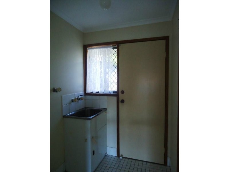 2/285 Government Road, Labrador QLD 4215