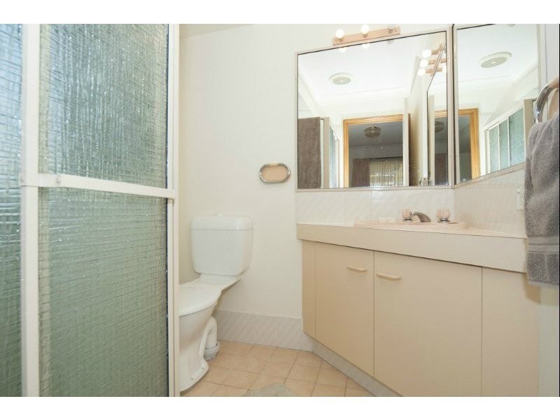 39 Clubhouse Drive, Arundel QLD 4214