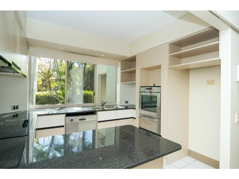 20/76 Chichester Drive, Arundel QLD 4214