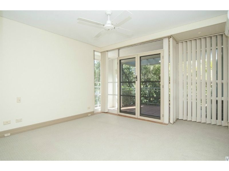 20/76 Chichester Drive, Arundel QLD 4214