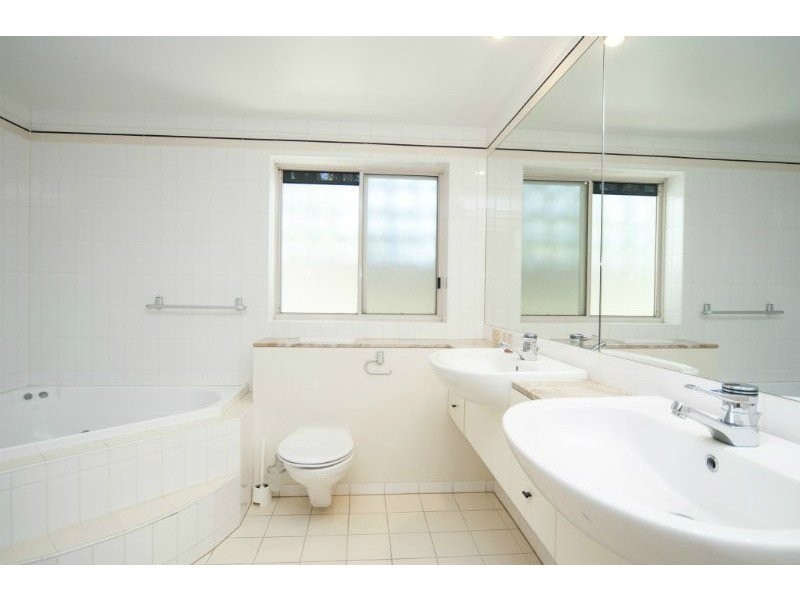 20/76 Chichester Drive, Arundel QLD 4214