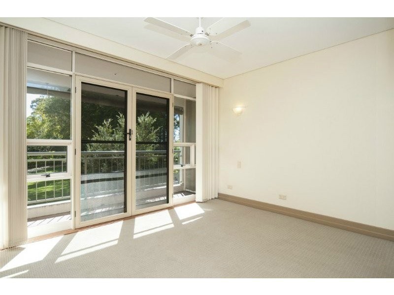 20/76 Chichester Drive, Arundel QLD 4214