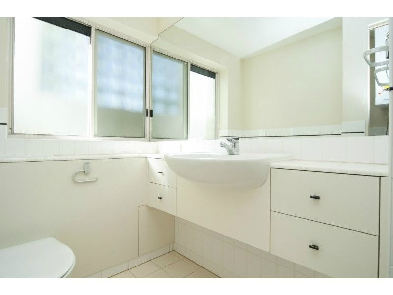 20/76 Chichester Drive, Arundel QLD 4214