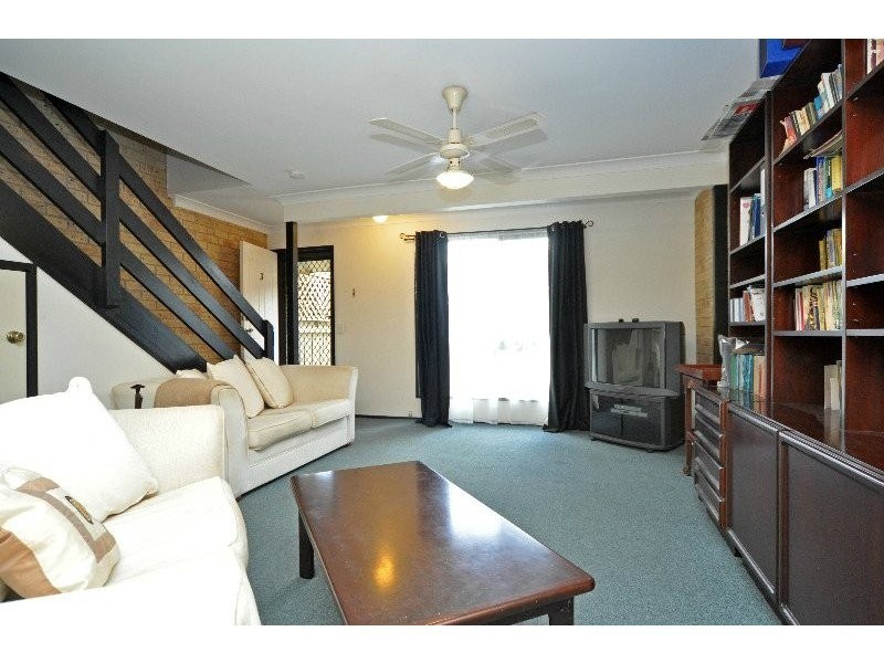 3/77 Olsen Avenue, Labrador QLD 4215