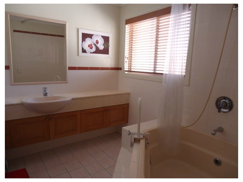 26 John Lund Drive, Hope Island QLD 4212