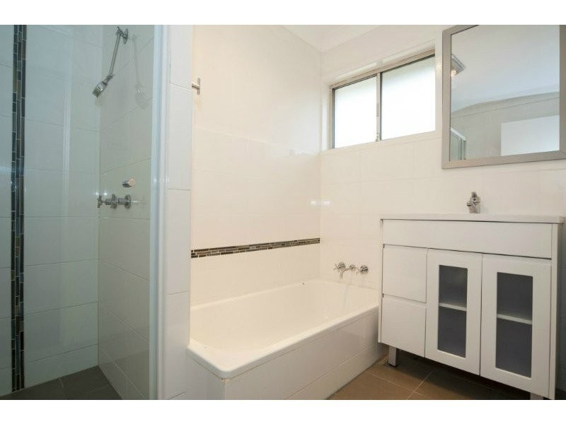 1/4 Ellen Street, Southport QLD 4215