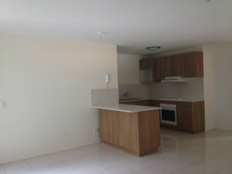 2/61 Frank Street, Labrador QLD 4215