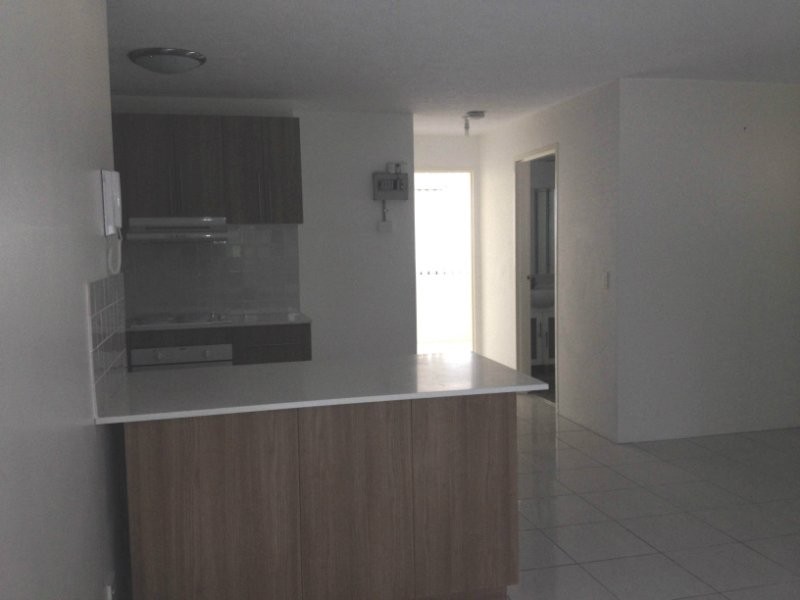 2/61 Frank Street, Labrador QLD 4215