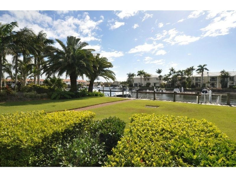 70/1 Lee Road, Runaway Bay QLD 4216