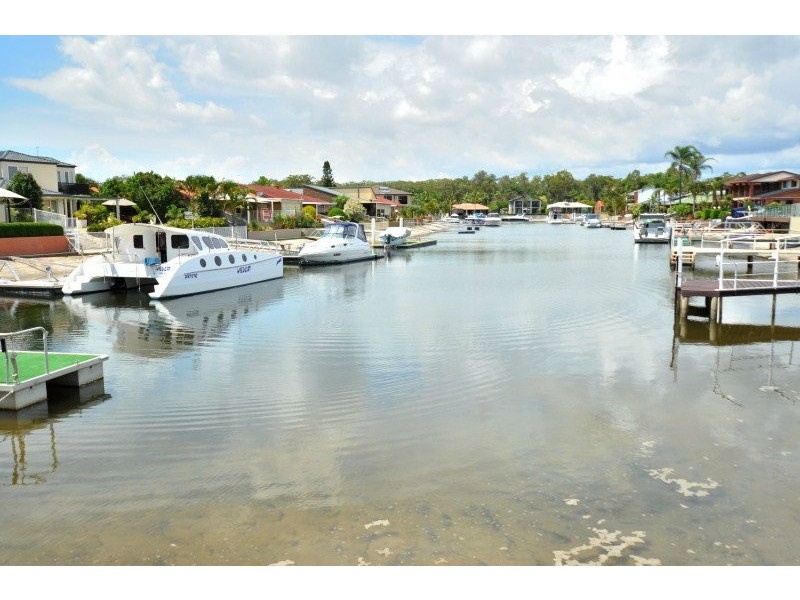 11 Walter Raleigh Drive, Hollywell QLD 4216