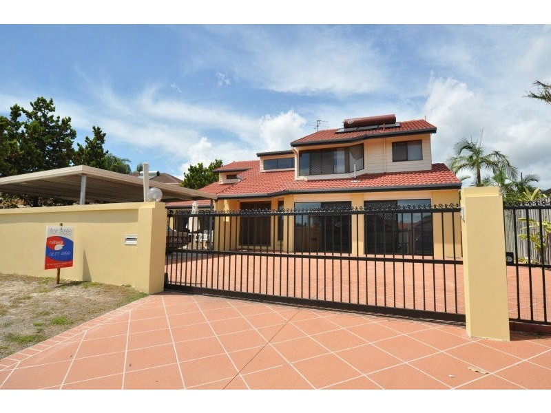 11 Walter Raleigh Drive, Hollywell QLD 4216