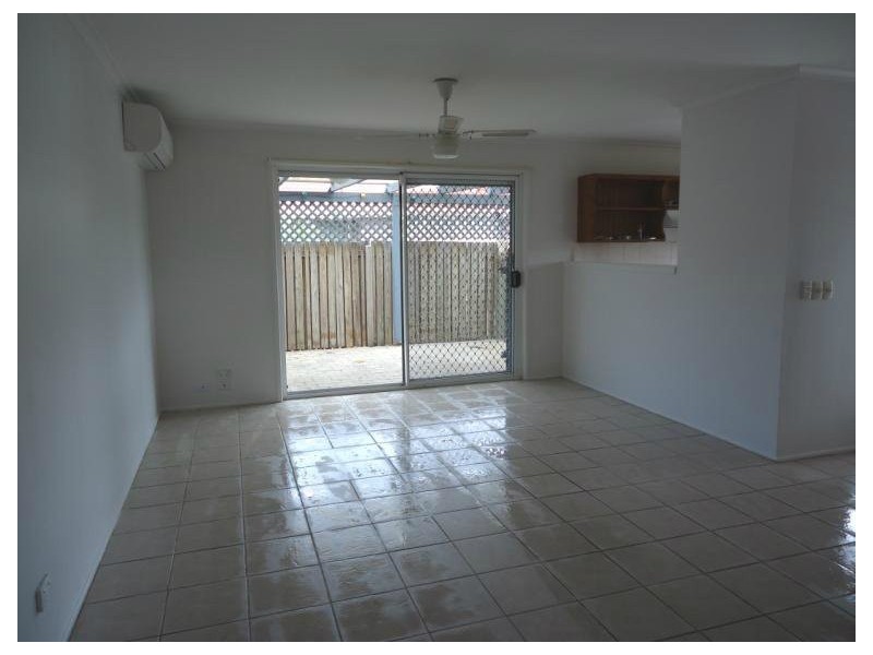 2/137 Central Street, Labrador QLD 4215
