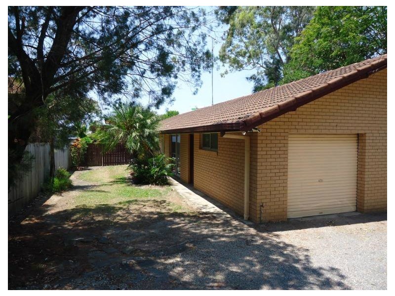2/9 Waratah Avenue, Biggera Waters QLD 4216