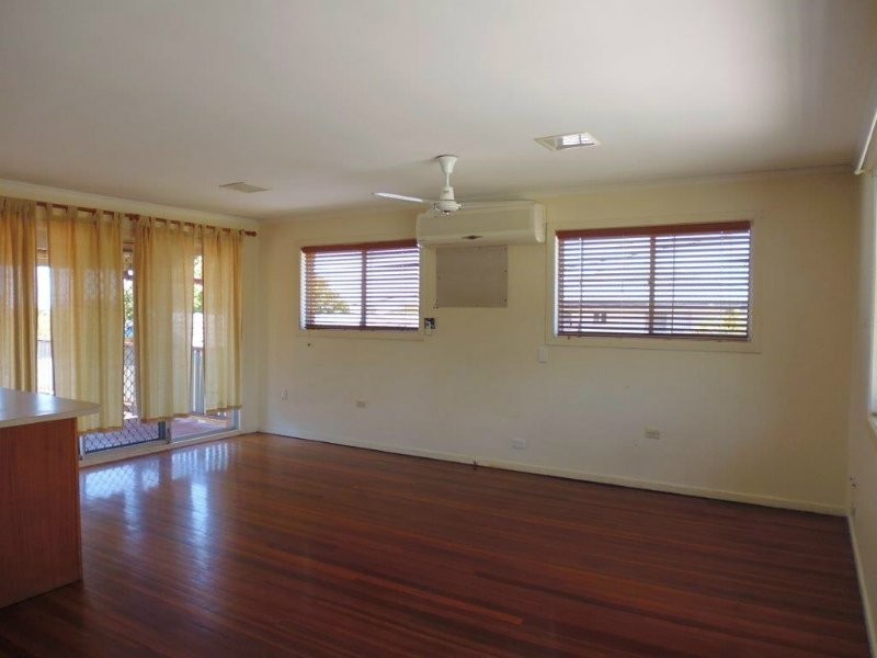 19 Ashbourne Terrace, Biggera Waters QLD 4216