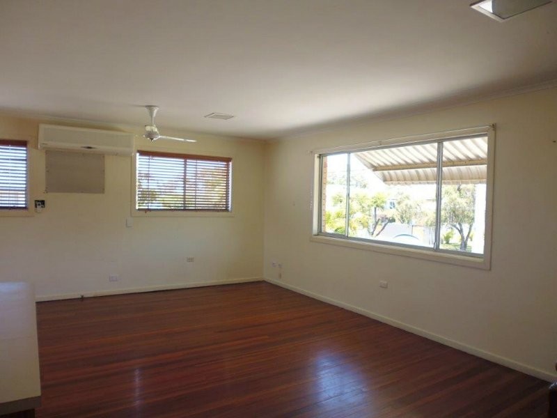 19 Ashbourne Terrace, Biggera Waters QLD 4216