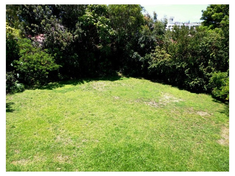 19 Ashbourne Terrace, Biggera Waters QLD 4216