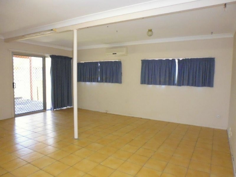 19 Ashbourne Terrace, Biggera Waters QLD 4216