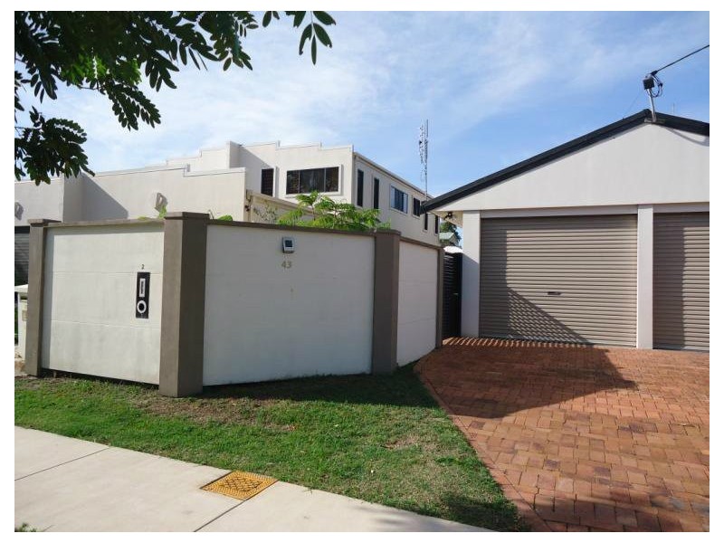 2/43 Errol Avenue, Paradise Point QLD 4216