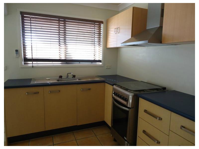 2/43 Errol Avenue, Paradise Point QLD 4216