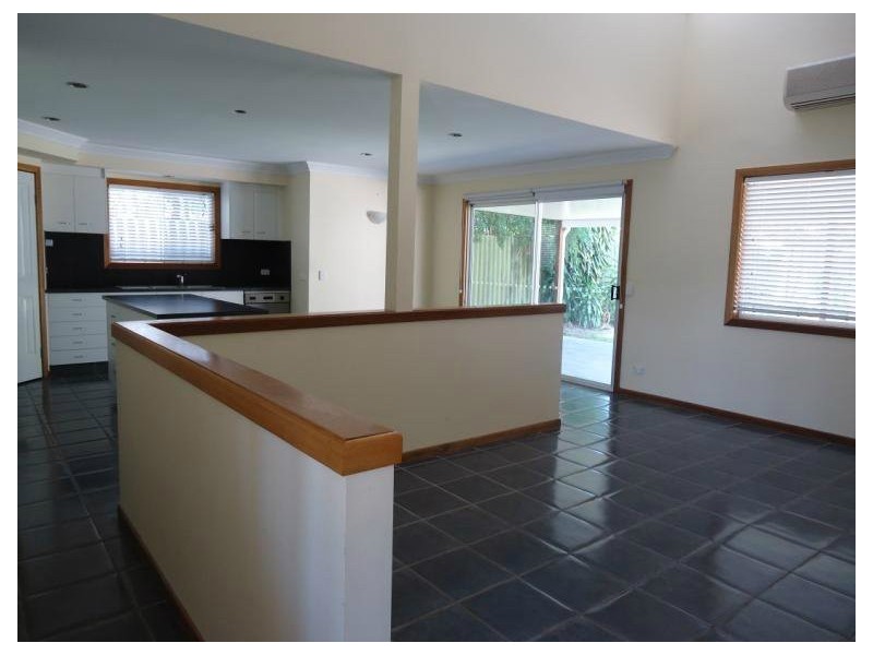 4 Clematis Avenue, Hollywell QLD 4216