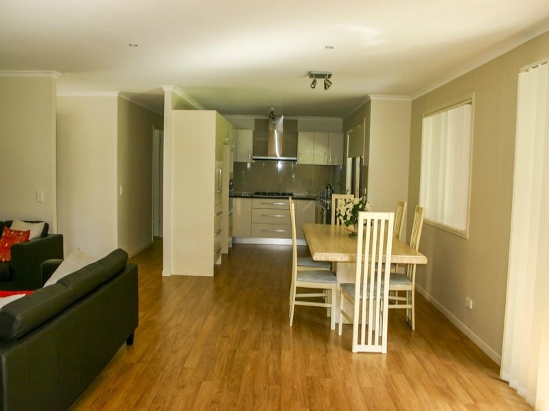 10 Kingaroy Avenue, Helensvale QLD 4212