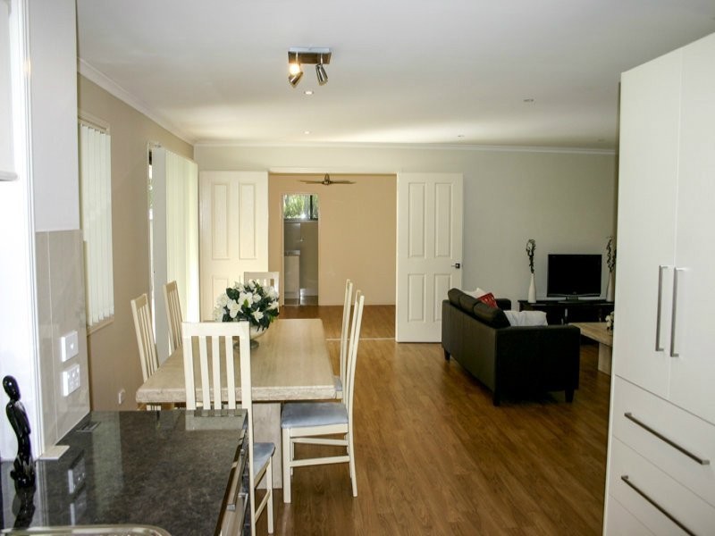 10 Kingaroy Avenue, Helensvale QLD 4212