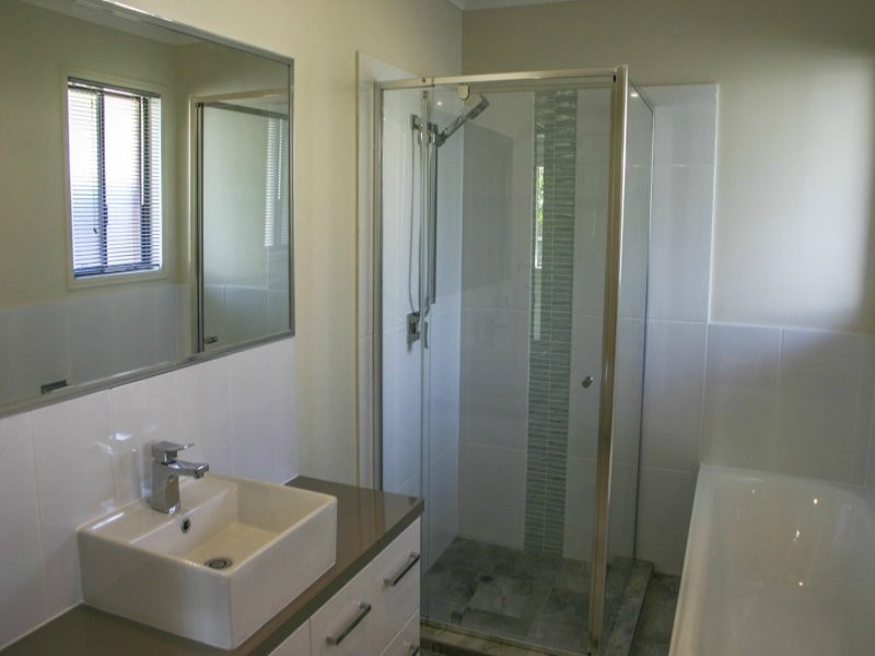 10 Kingaroy Avenue, Helensvale QLD 4212