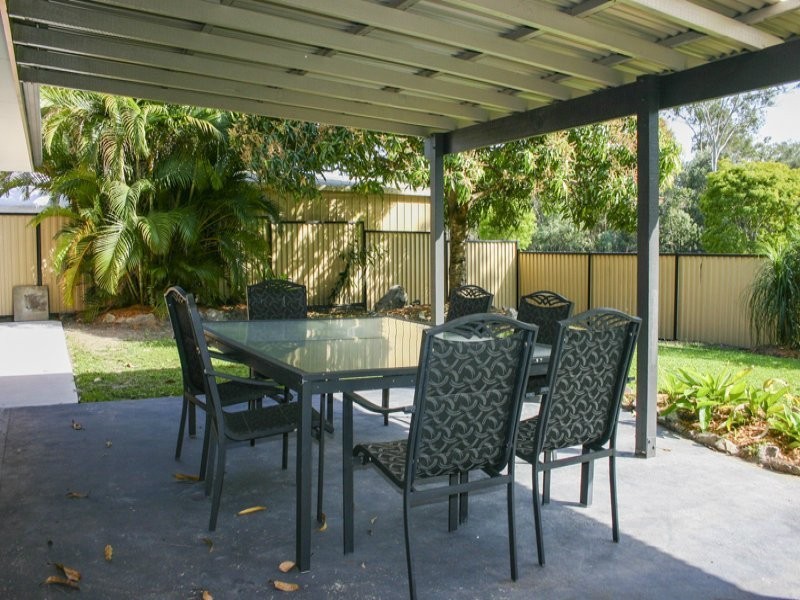 10 Kingaroy Avenue, Helensvale QLD 4212