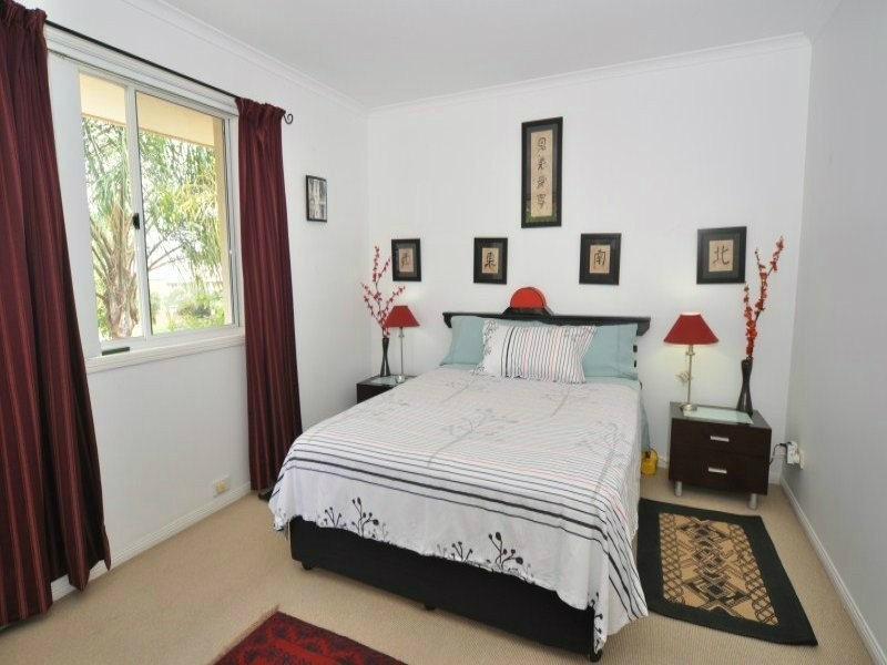 2/61 Imperial Parade, Labrador QLD 4215