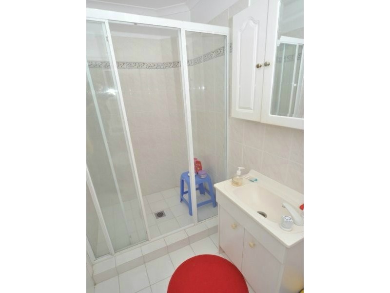 2/61 Imperial Parade, Labrador QLD 4215