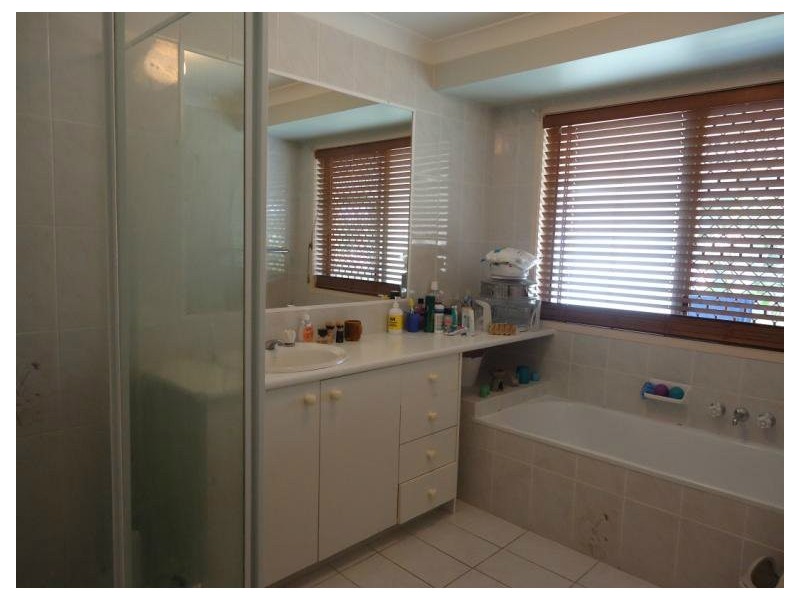 6 Lyle Court, Arundel QLD 4214