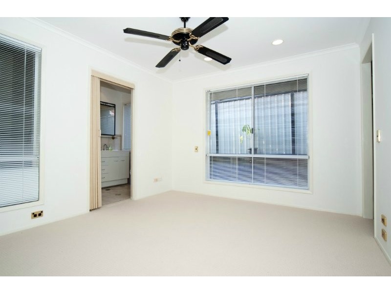 2 Dubbo Court, Helensvale QLD 4212