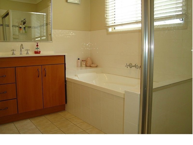 4/21 Harley Street, Labrador QLD 4215