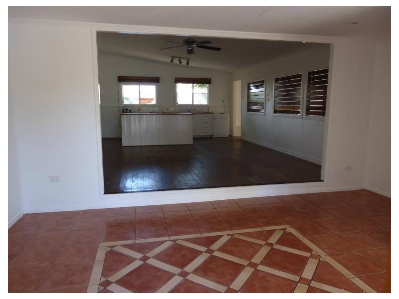 47 Victor Avenue, Paradise Point QLD 4216