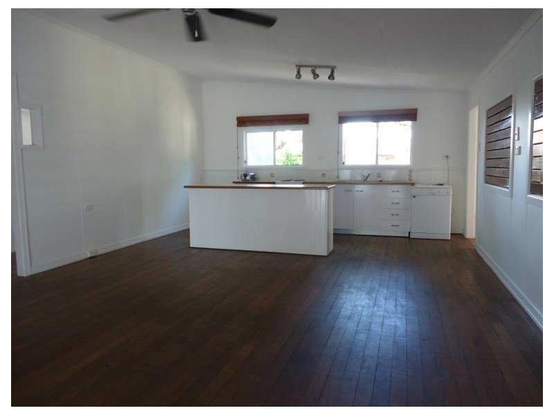 47 Victor Avenue, Paradise Point QLD 4216