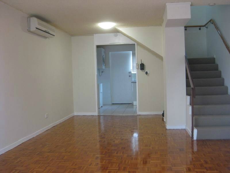 10/14 Central Street, Labrador QLD 4215