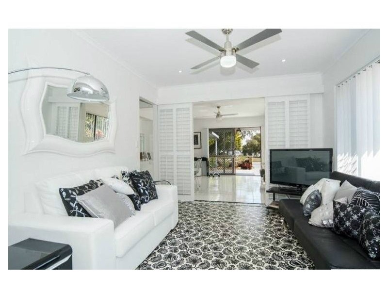 1/43 Paradise Parade, Paradise Point QLD 4216