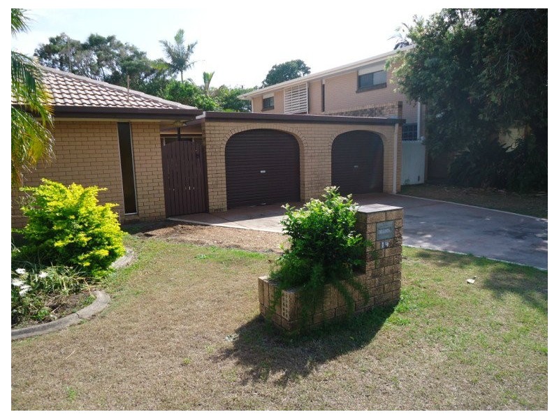 19 Donald Avenue, Paradise Point QLD 4216