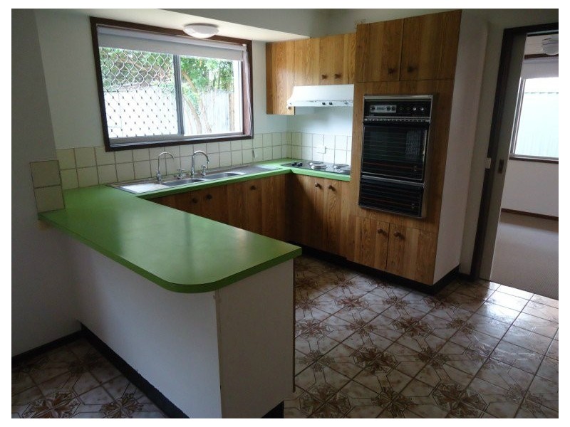 19 Donald Avenue, Paradise Point QLD 4216
