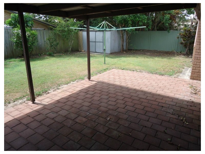 19 Donald Avenue, Paradise Point QLD 4216