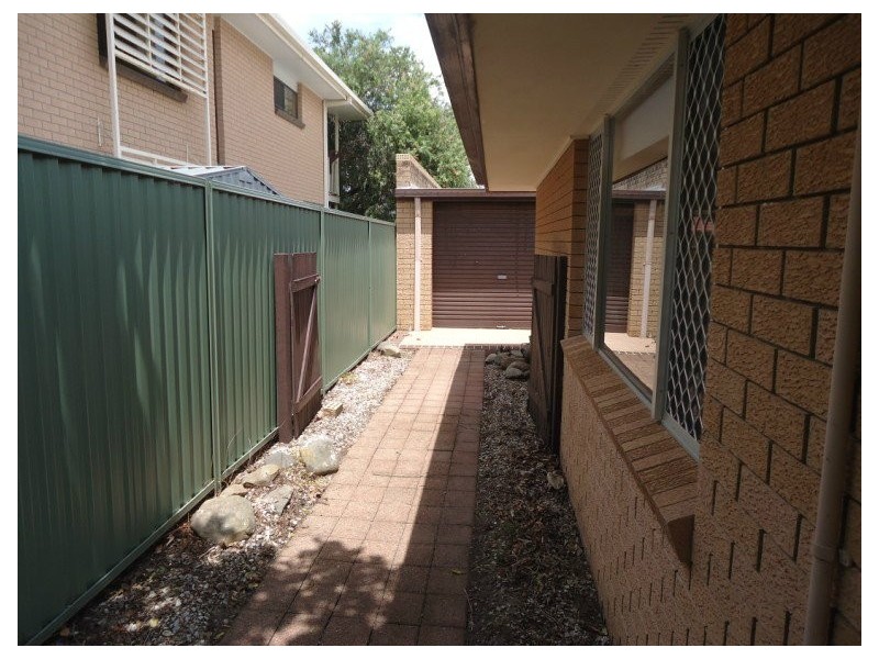 19 Donald Avenue, Paradise Point QLD 4216
