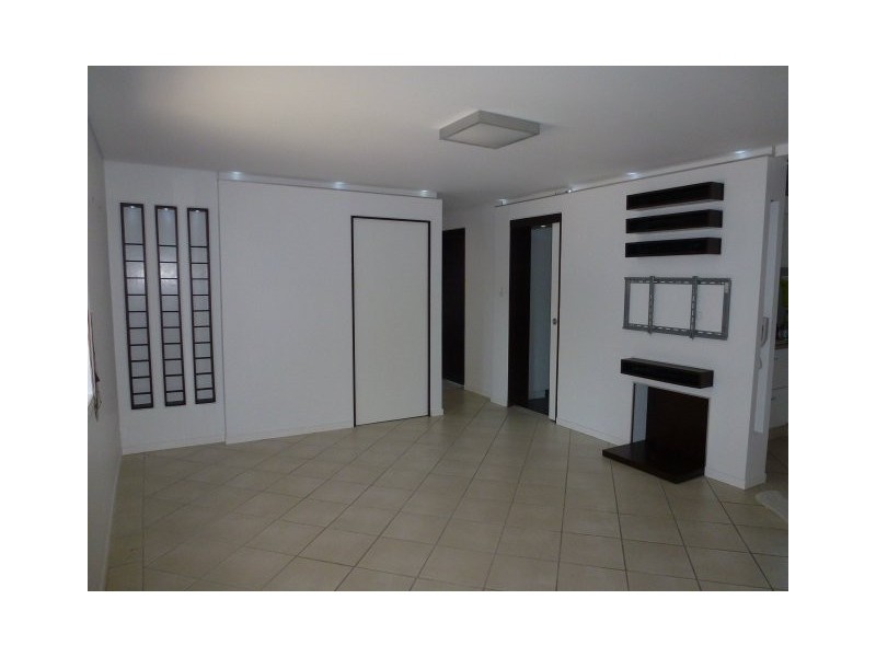 1/14 Baker Avenue, Labrador QLD 4215