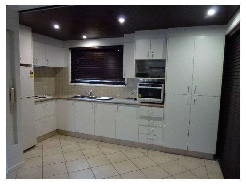 1/14 Baker Avenue, Labrador QLD 4215