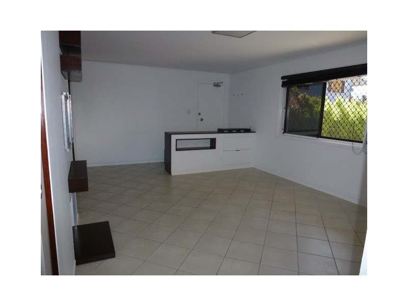 1/14 Baker Avenue, Labrador QLD 4215